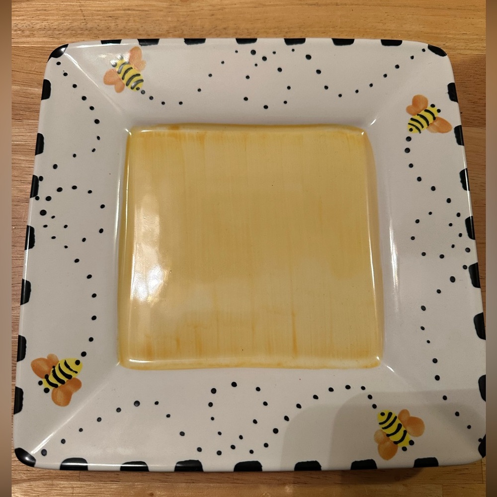 NWOT 2007 Longaberger Bee Vitrified Pottery dinner plate